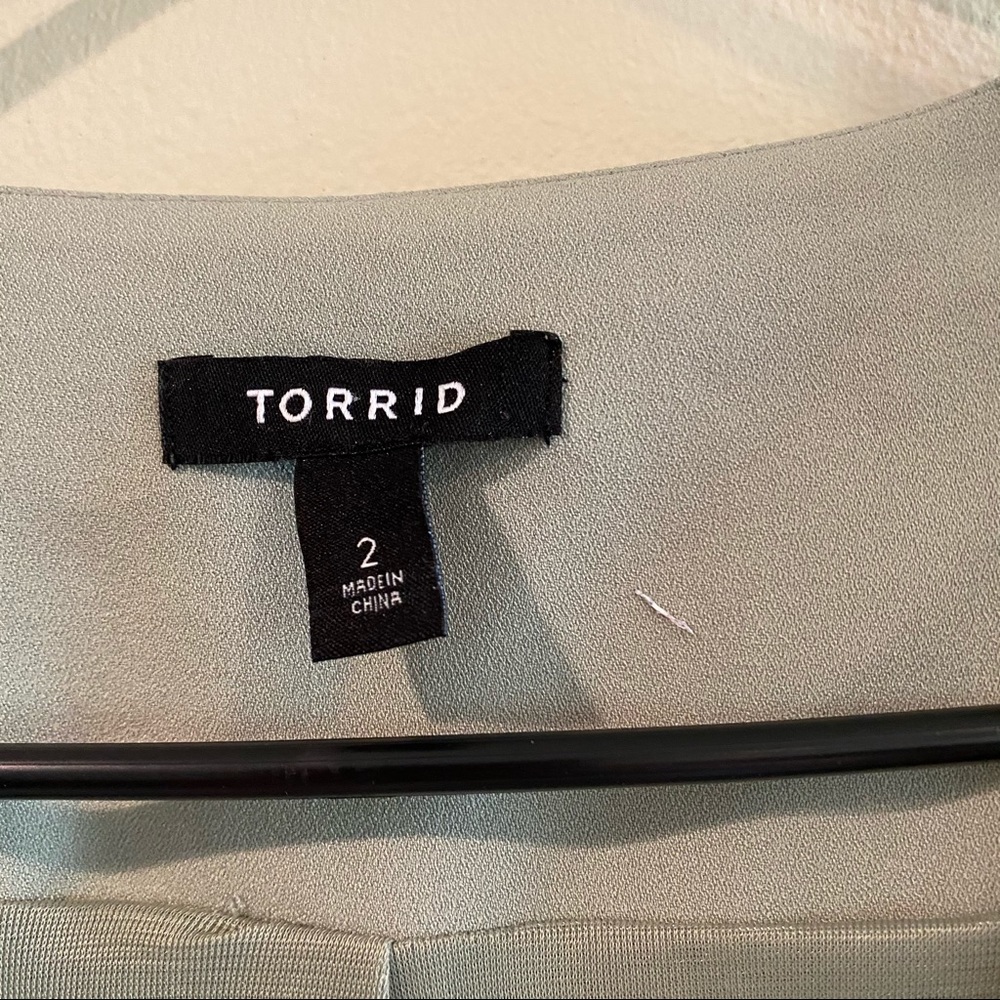 torrid Light Sage Green Open Front Blazer - Picture 3 of 5